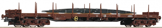 Flat car type Res 683 loaded with steel plates<br /><a href='images/pictures/Roco/226789.jpg' target='_blank'>Full size image</a>